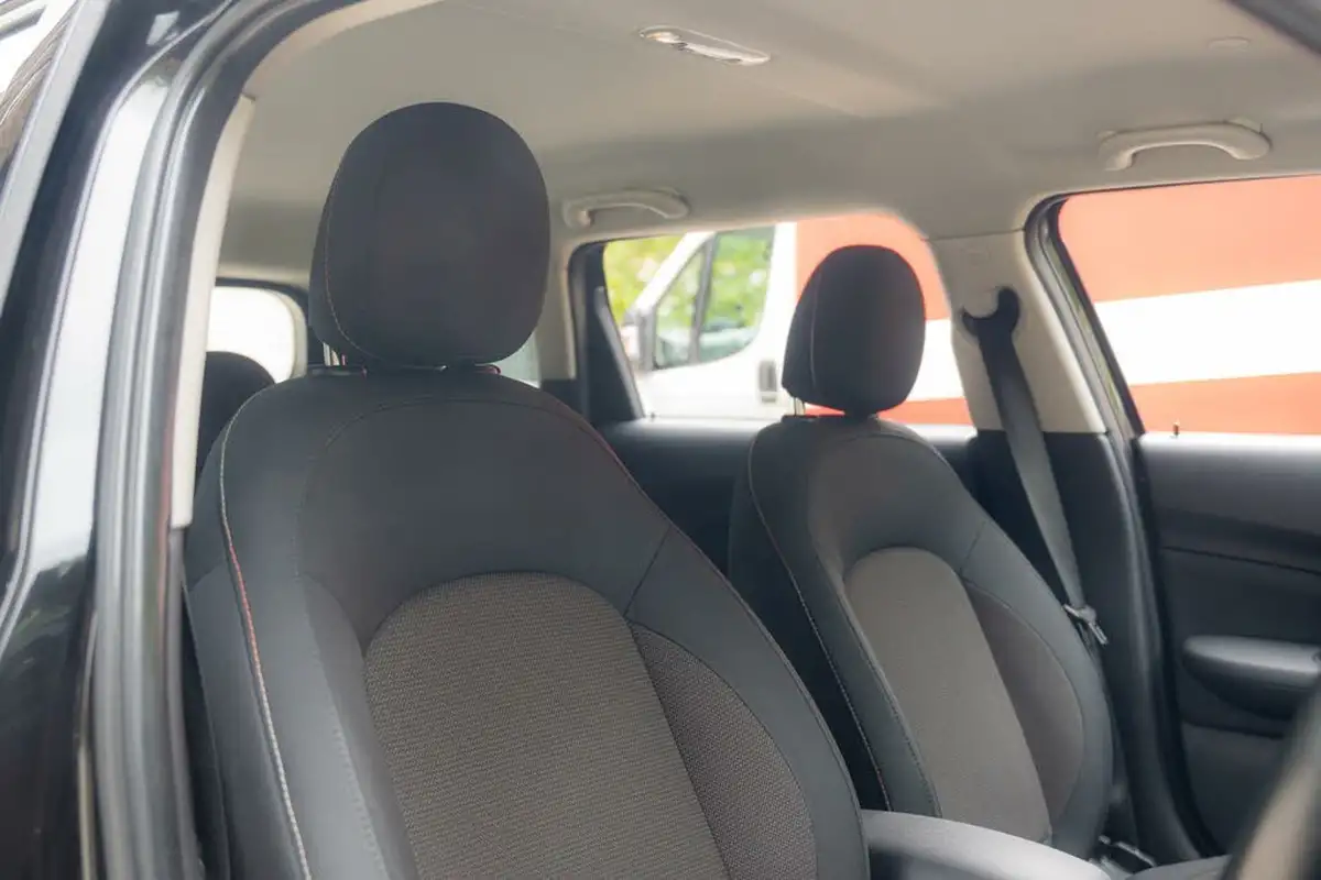 2018-mini-clubman-15-cooper-ss-big-34