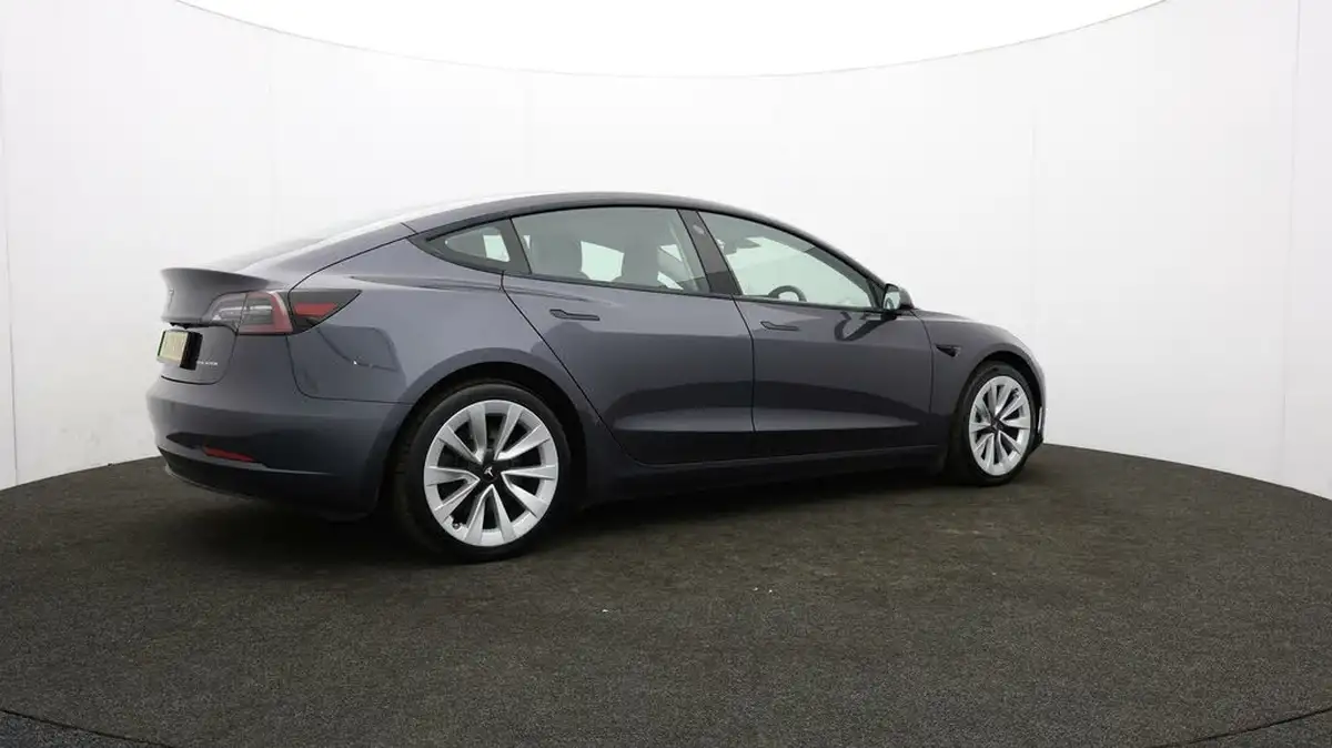 2021-tesla-model-3-e-long-range-4x4-big-35