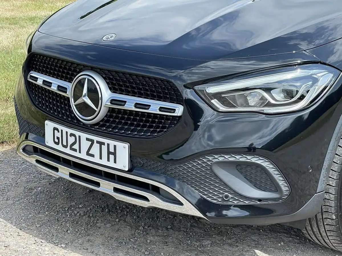 2021-mercedes-benz-gla-class-20d-gla-200d-sport-executive-big-45