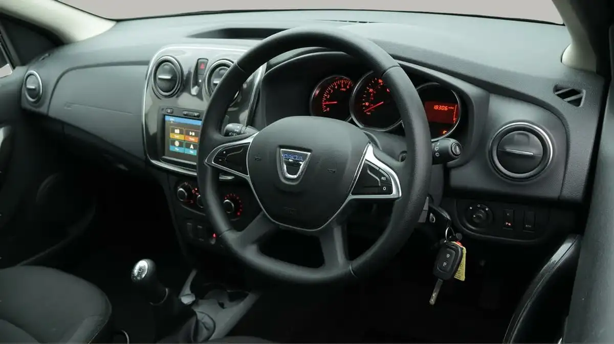 2020-dacia-sandero-09-tce-comfort-big-9