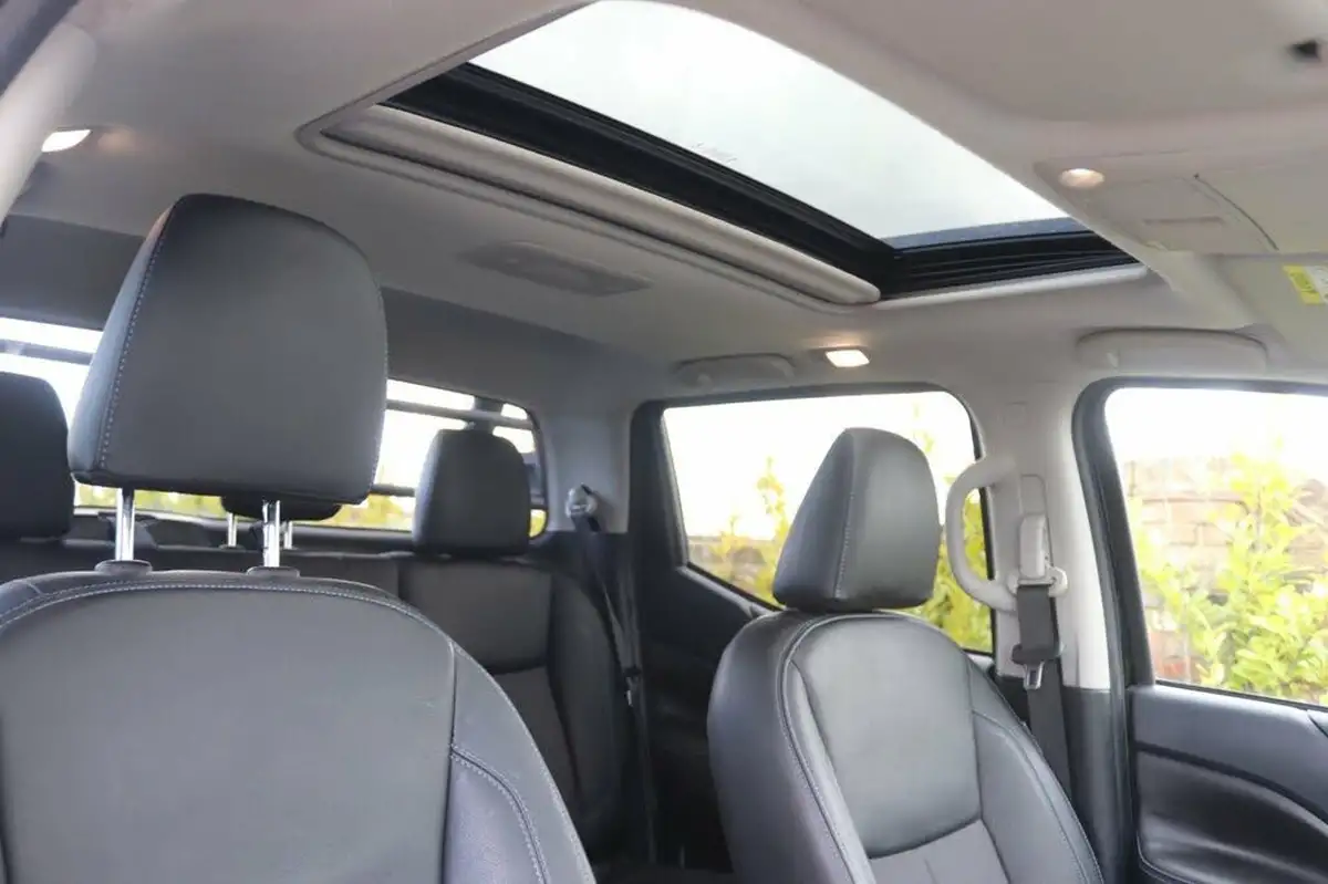 2021-nissan-navara-23dci-tt-n-guard-8-navileathersunroof-auto-big-21