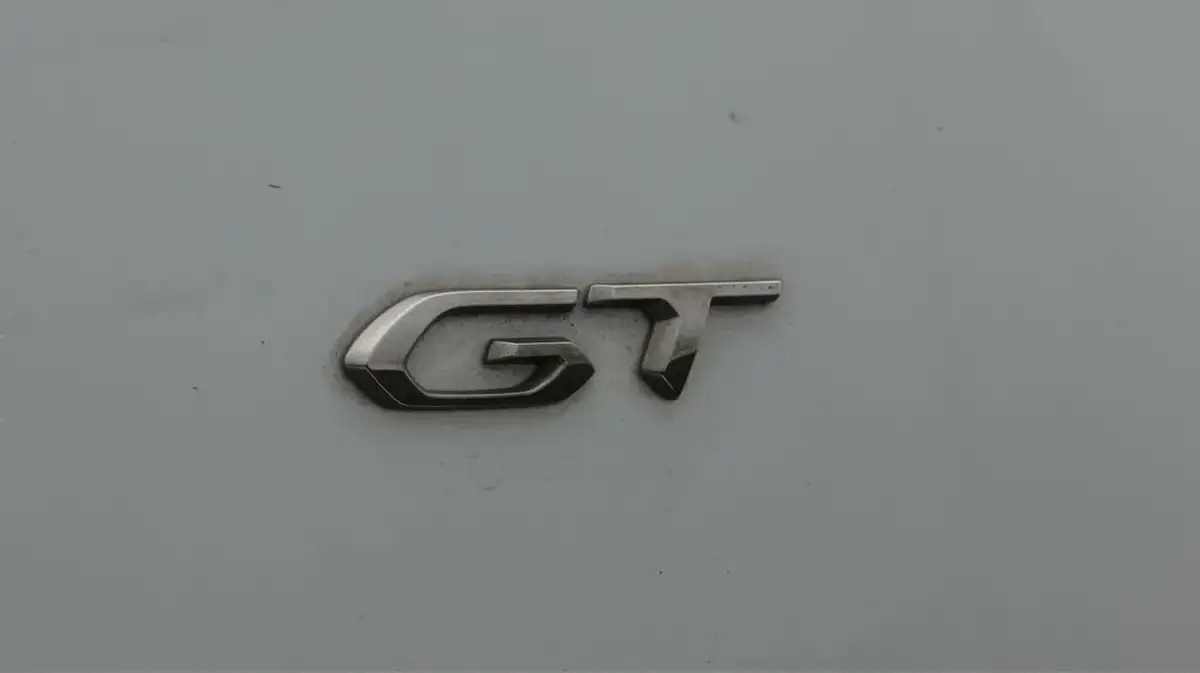 2021-peugeot-2008-suv-e-gt-premium-big-25