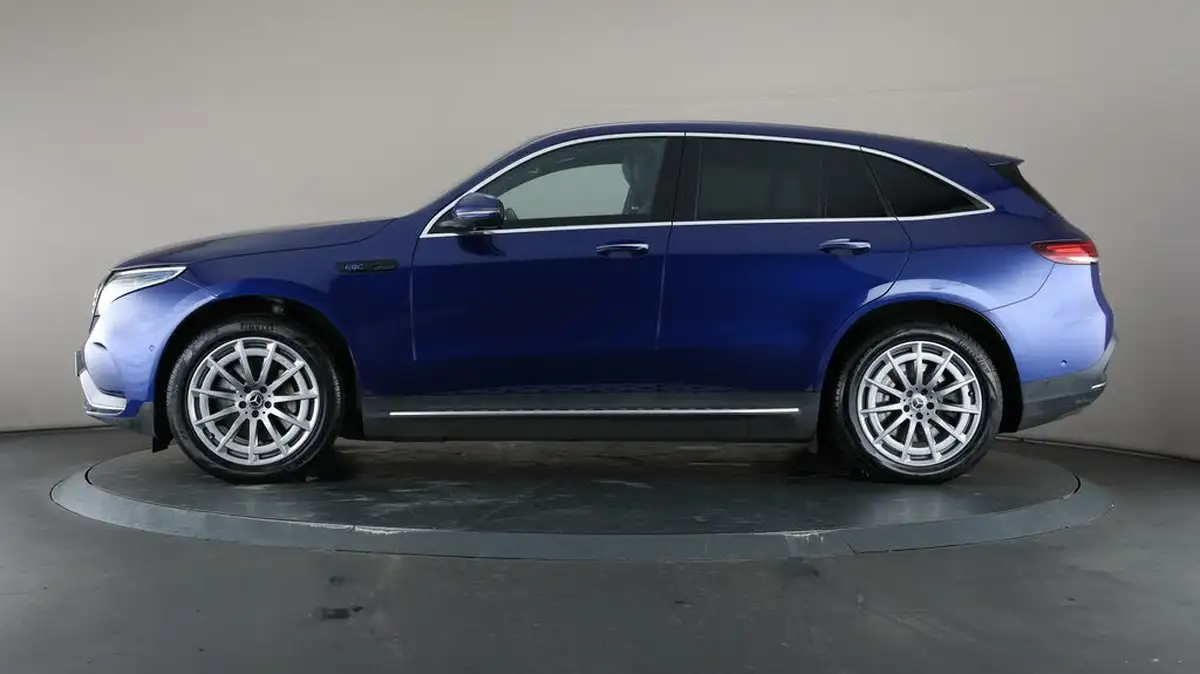 2021-mercedes-benz-eqc-e-eqc-400-amg-line-big-30