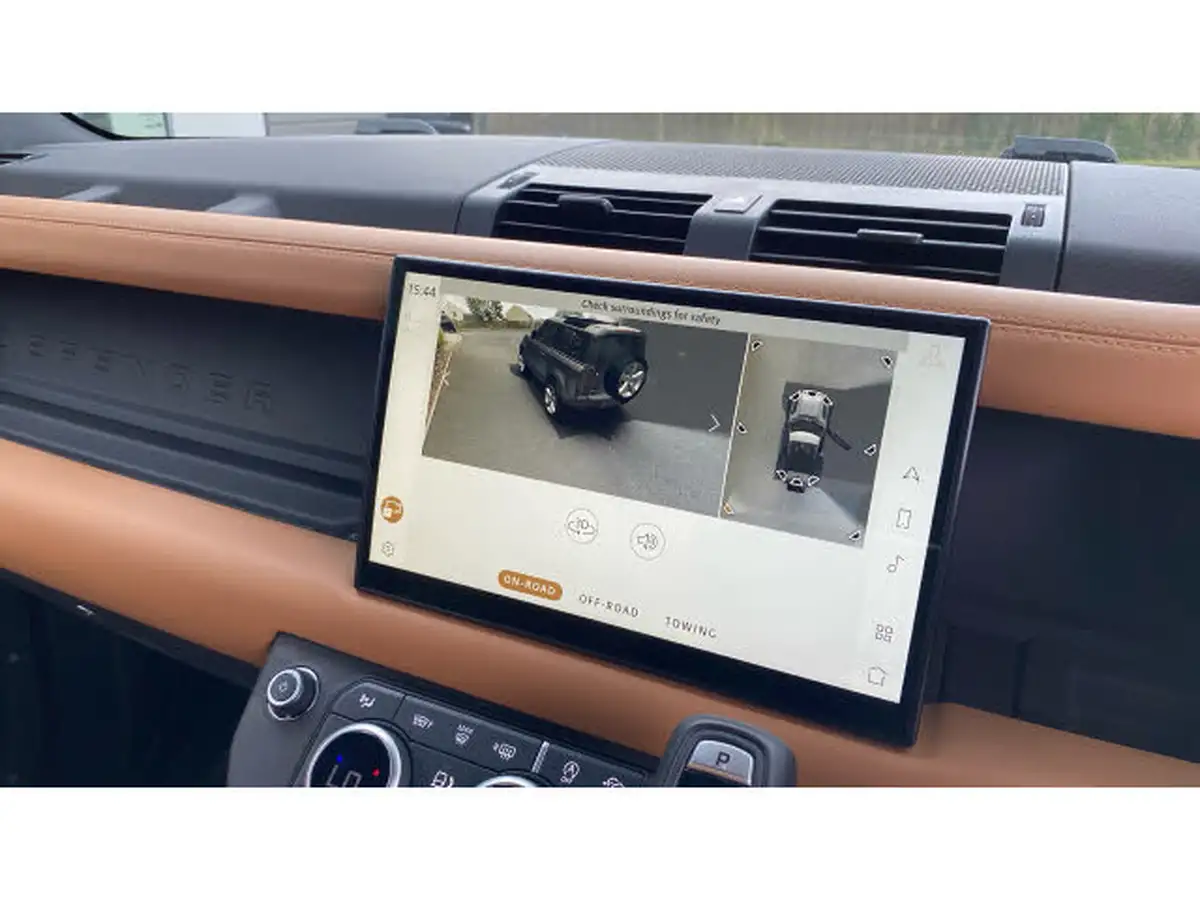 2023-land-rover-90-defender-50-p525-v8-big-11