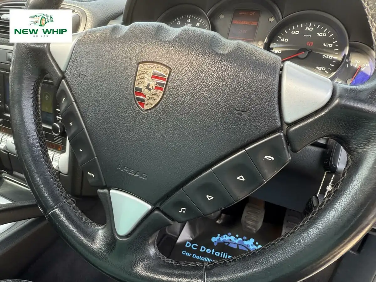 2004-porsche-cayenne-32-big-58