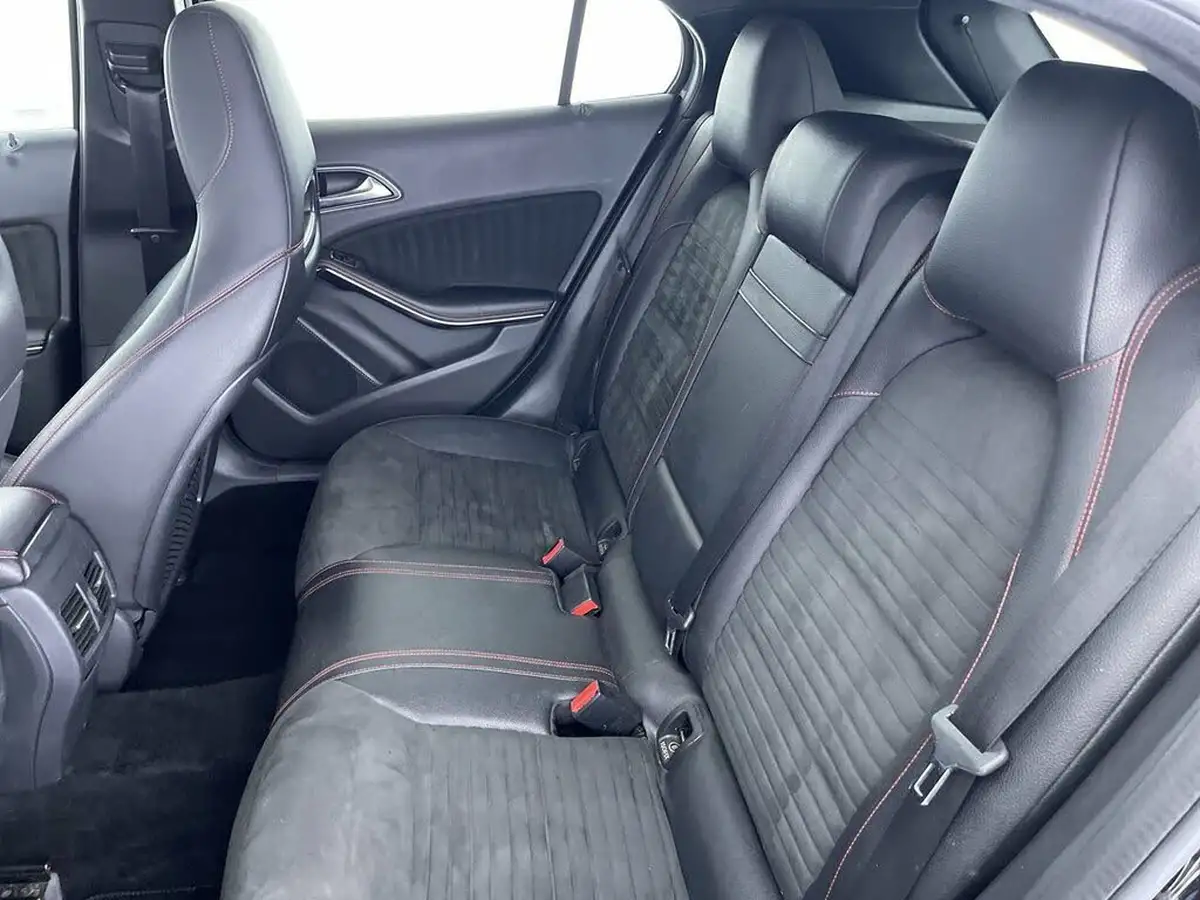 2016-mercedes-benz-gla-class-21d-gla-200d-amg-line-ss-big-8