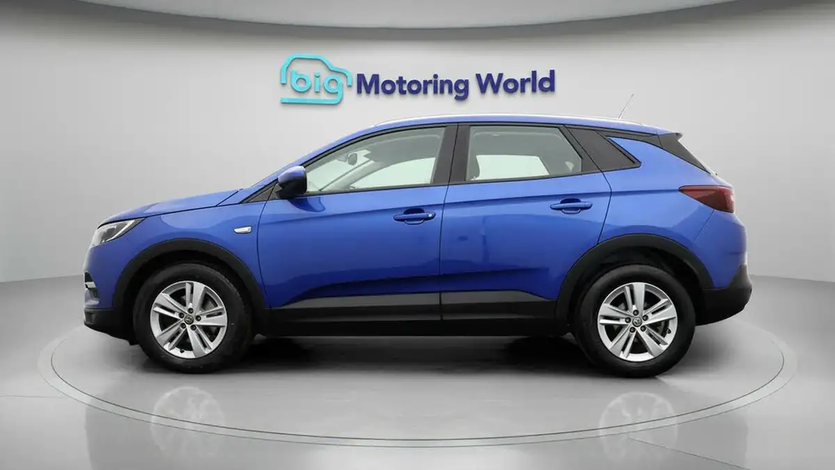 2020-vauxhall-grandland-x-15td-se-big-3