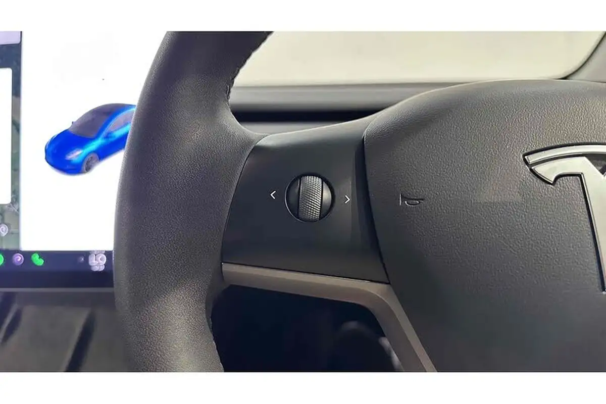 2020-tesla-model-3-e-performance-big-41