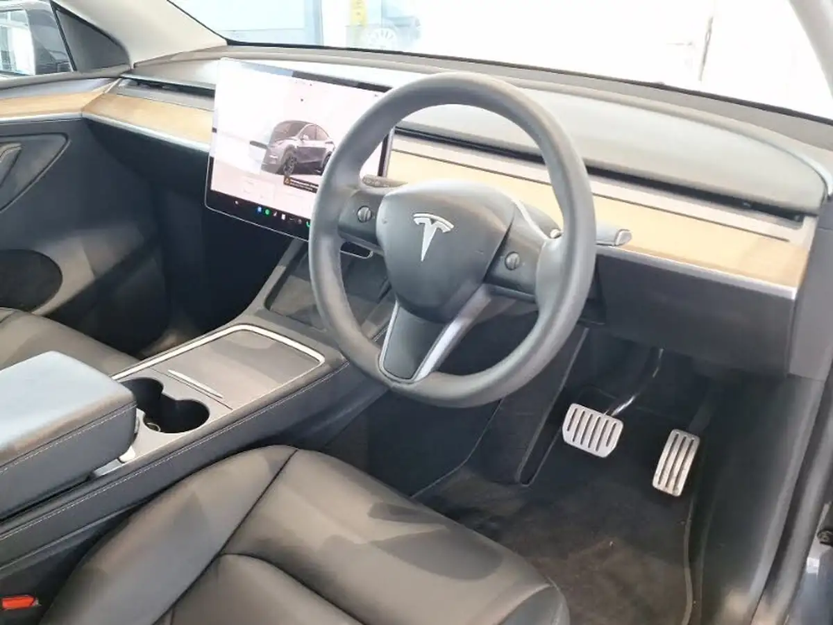 2023-tesla-model-y-e-performance-big-9
