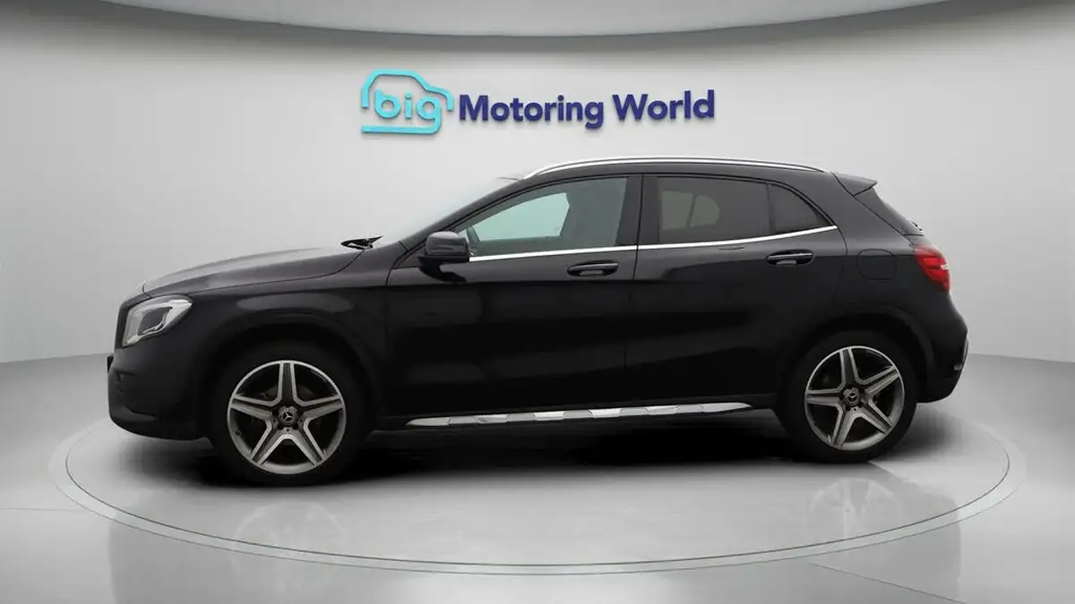 2020-mercedes-benz-gla-class-16-gla-200-amg-line-edition-plus-7g-dct-big-4