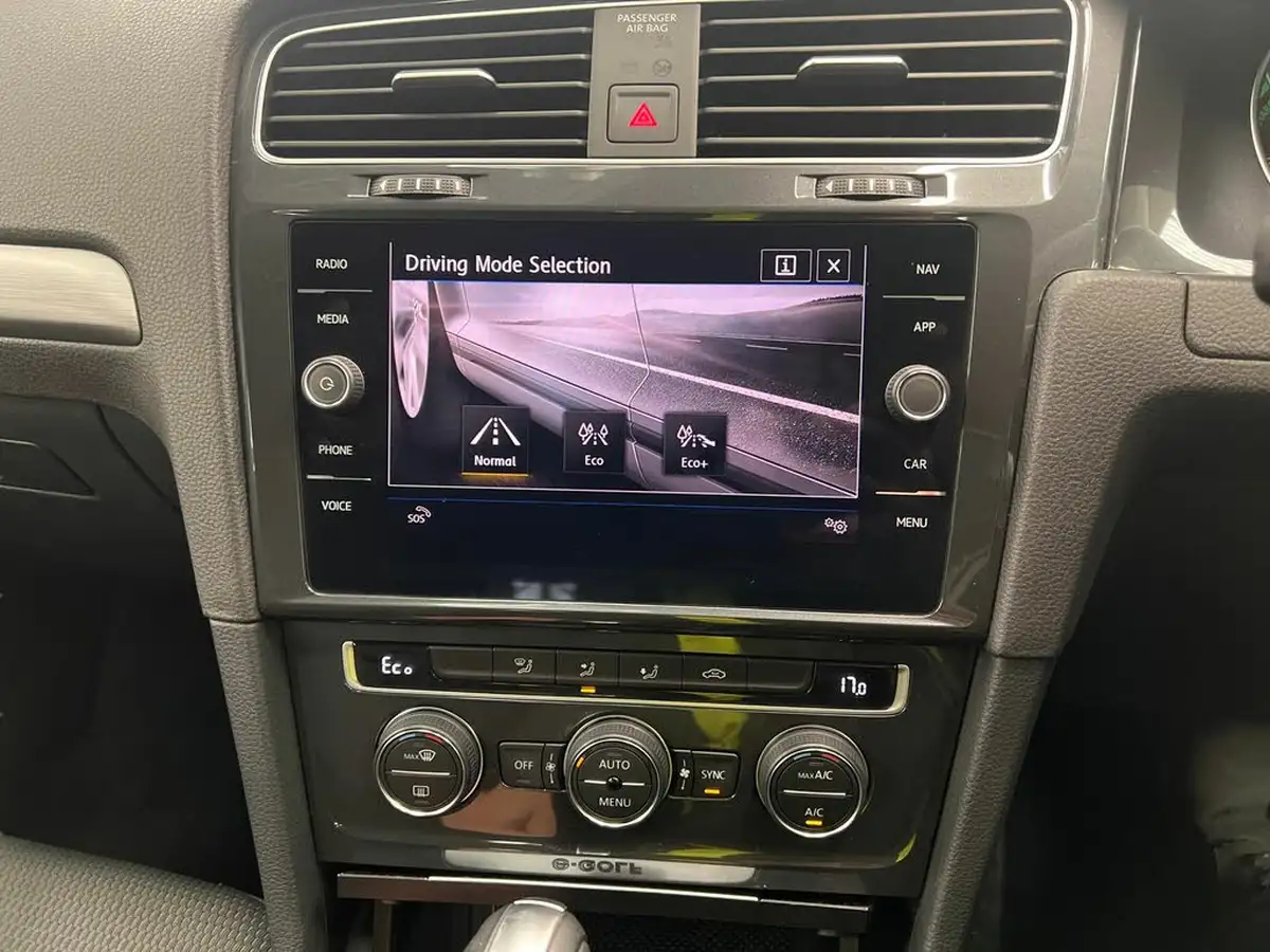 2020-volkswagen-golf-e-e-golf-big-20