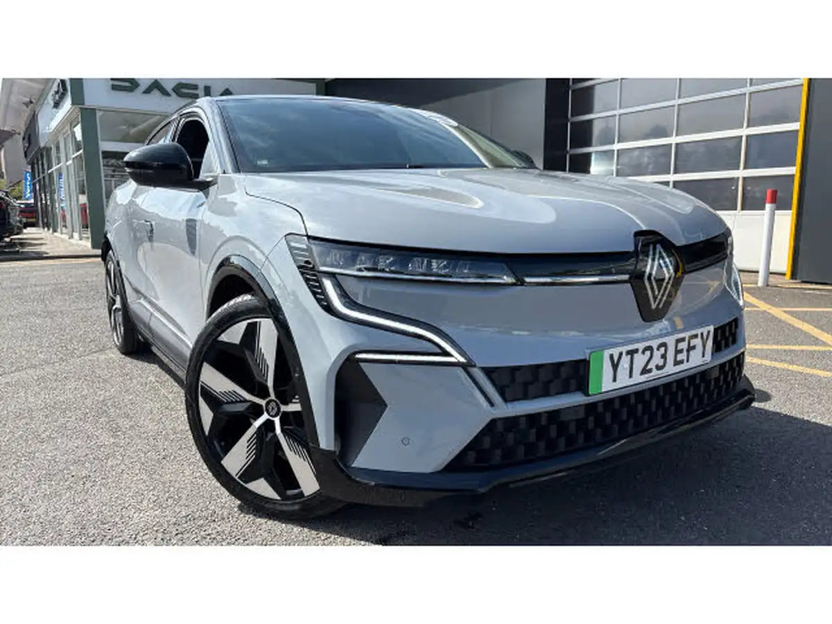 2023-renault-megane-e-tech-e-techno-big-33