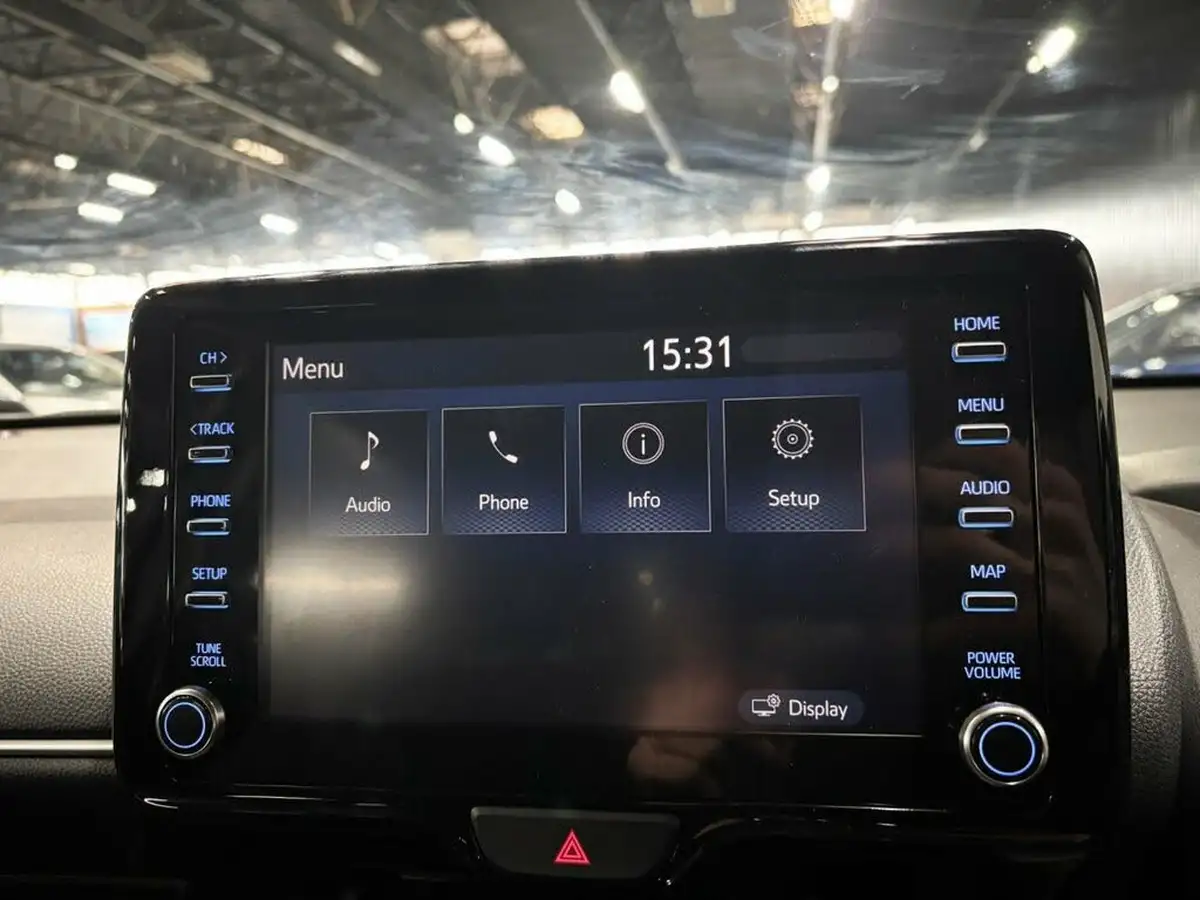 2021-toyota-yaris-15-vvt-i-design-big-16
