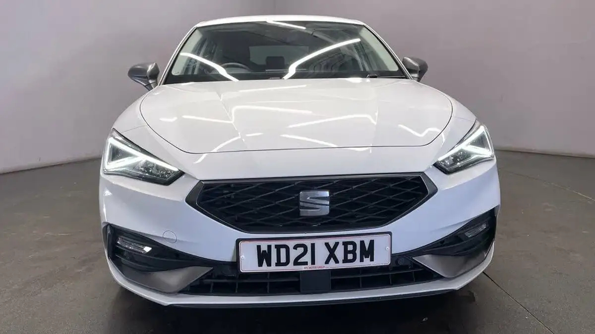 2021-seat-leon-14-e-hybrid-fr-hatchback-big-9