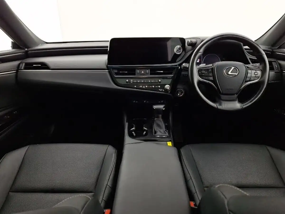 2021-lexus-es-300h-25-es-215bhp-big-2