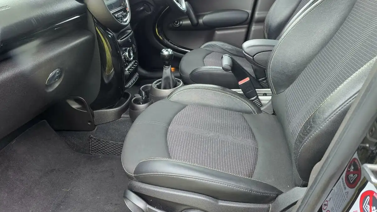 2011-mini-countryman-16-cooper-pepper-big-17