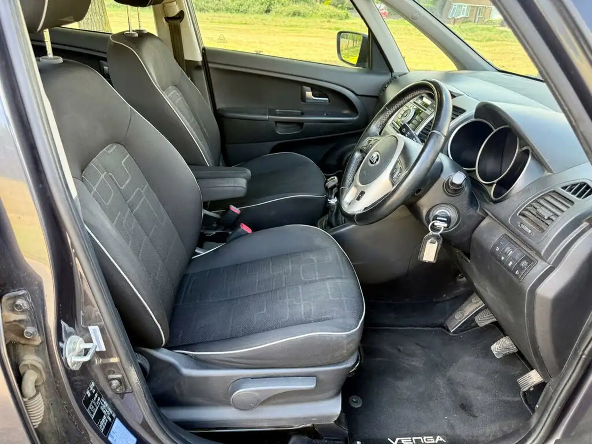 2015-kia-venga-14crdi-2-big-16