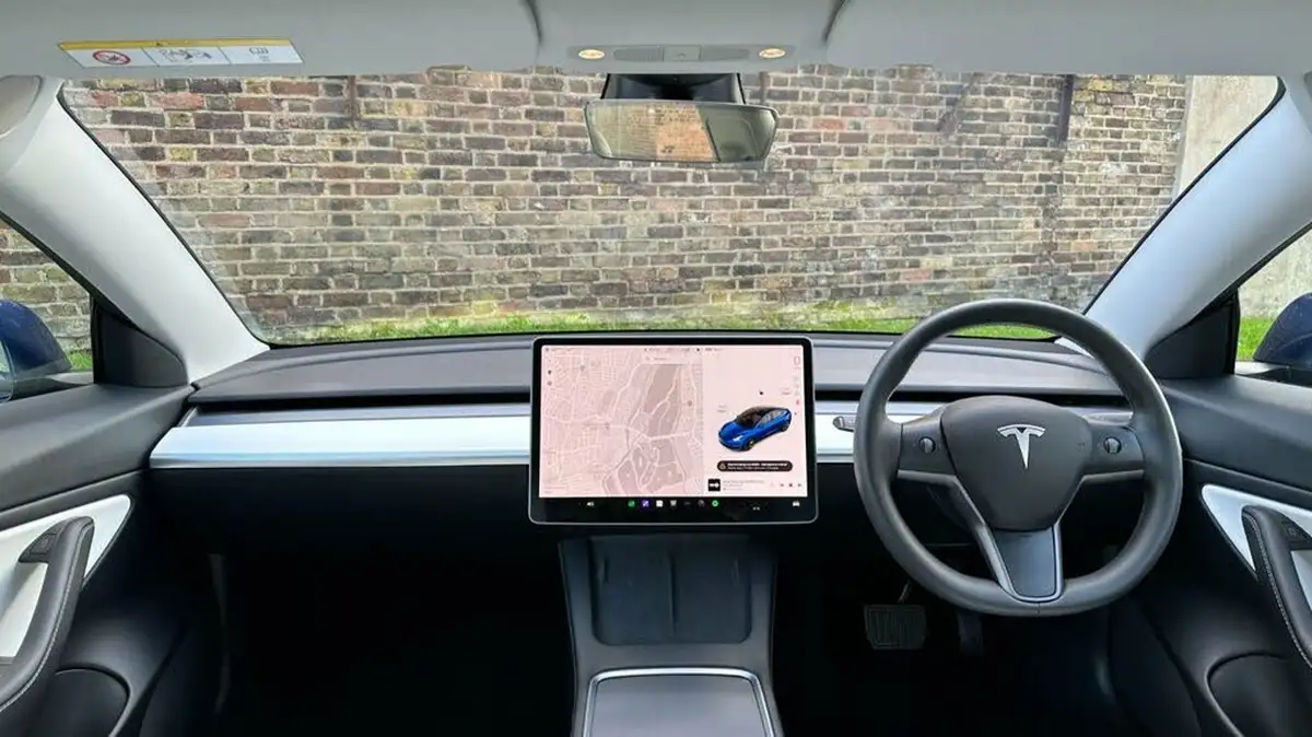2020-tesla-model-3-e-long-range-big-19