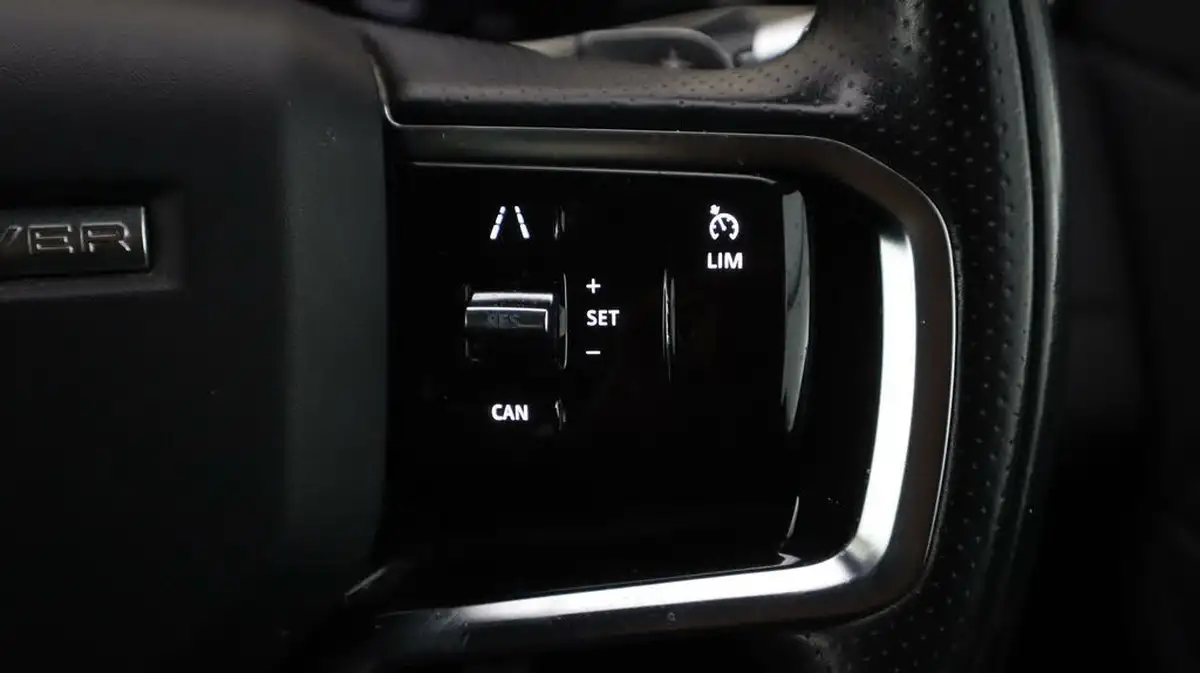 2021-land-rover-range-rover-evoque-15-p300e-r-dynamic-se-big-24
