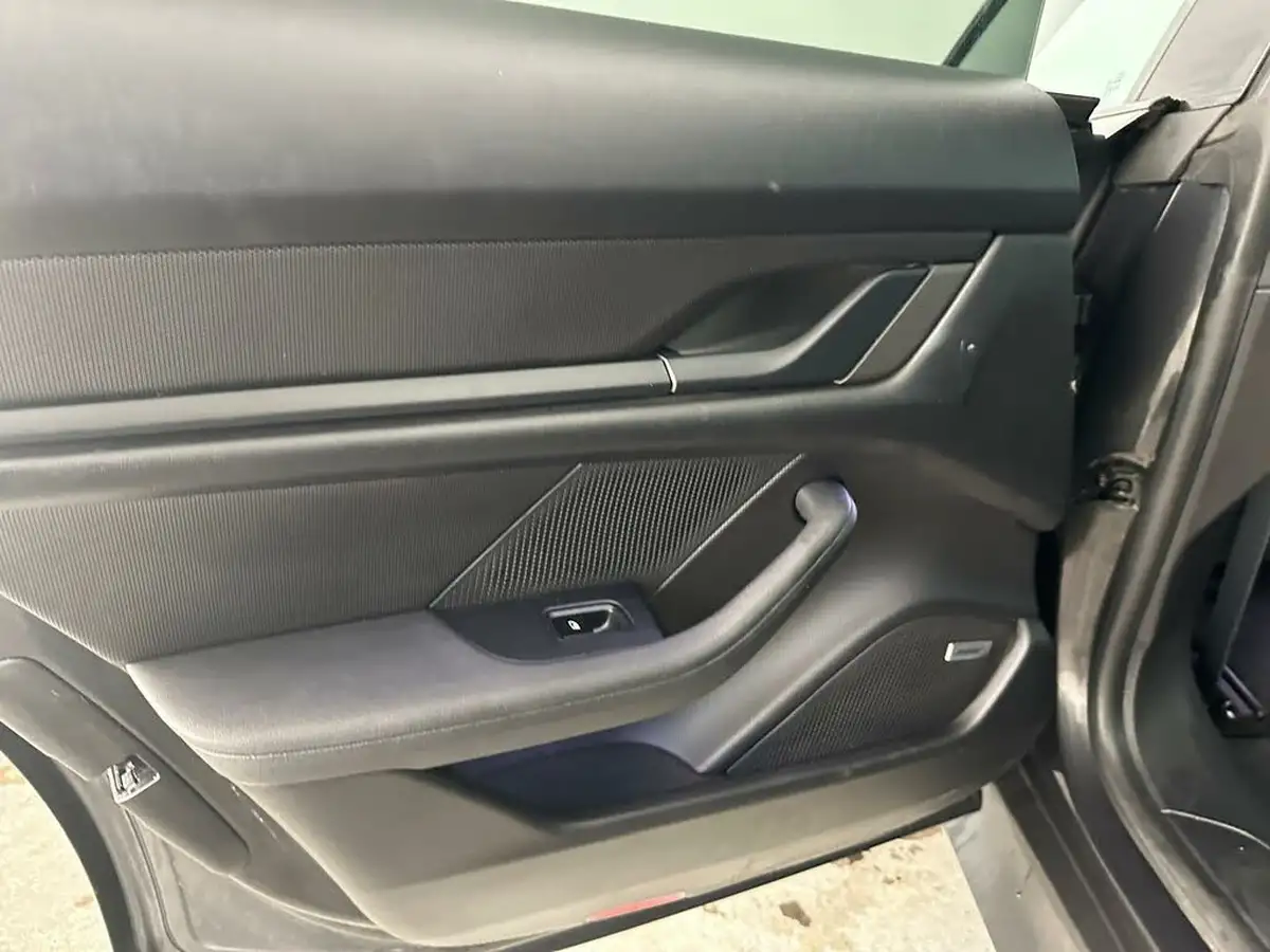 2021-porsche-taycan-e-base-476ps-performance-battery-plus-big-25
