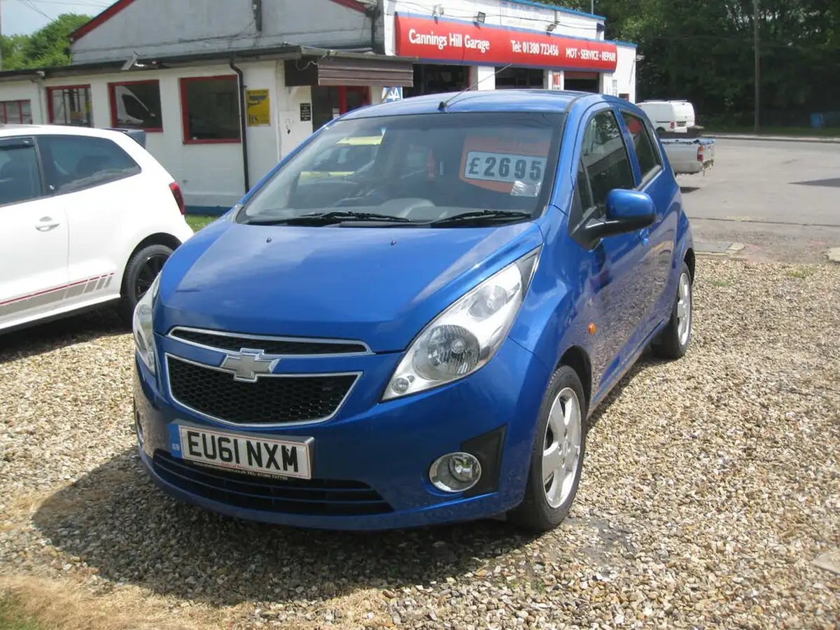 2011-chevrolet-spark-12-lt-big-2