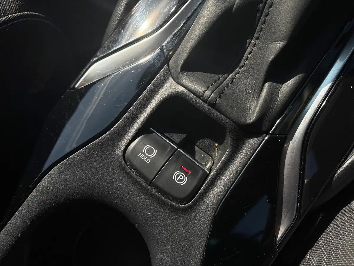 2021-toyota-corolla-18-vvt-i-icon-tech-spare-wheel-hatchback-5d-big-33