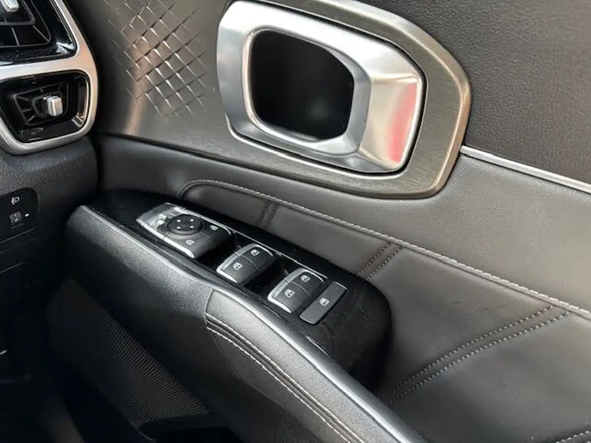 2022-kia-sorento-16-t-gdi-3-226bhp-hev-big-18