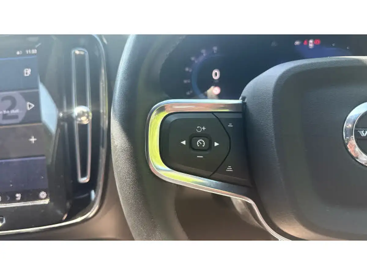 2022-volvo-xc40-e-recharge-plus-228bhp-big-17
