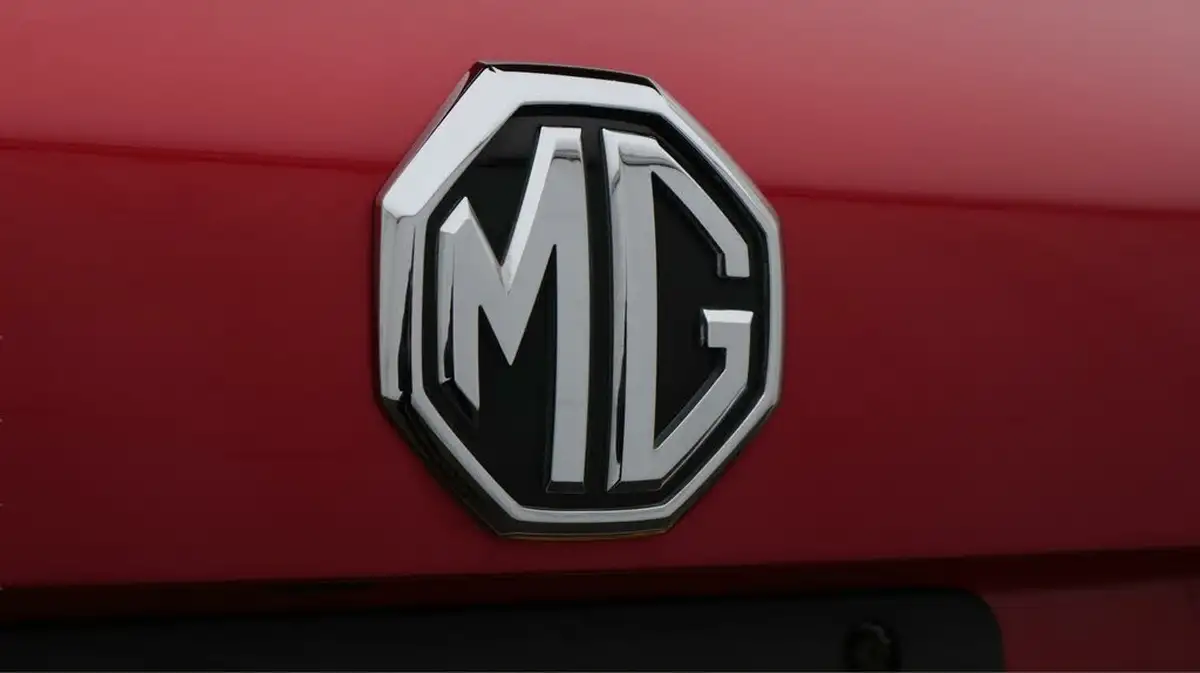 2022-mg-hs-15t-gdi-excite-162ps-dct-big-20