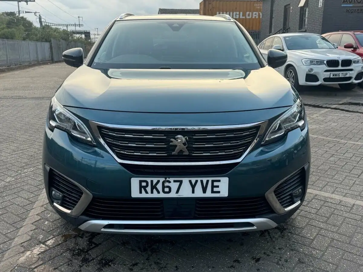 2017-peugeot-5008-suv-12-puretech-allure-eat6-big-2