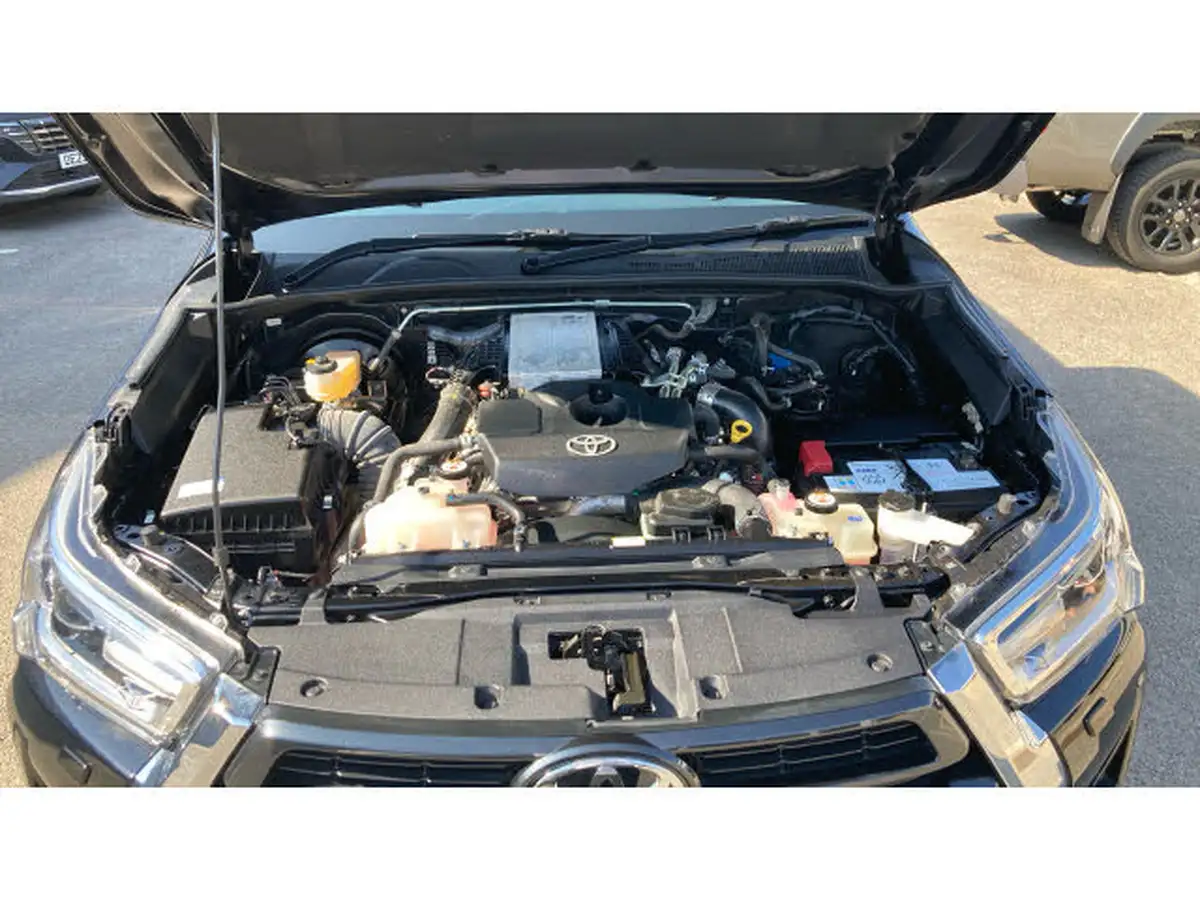 2023-toyota-hi-lux-28d-4d-invincible-2754cc-auto-big-7