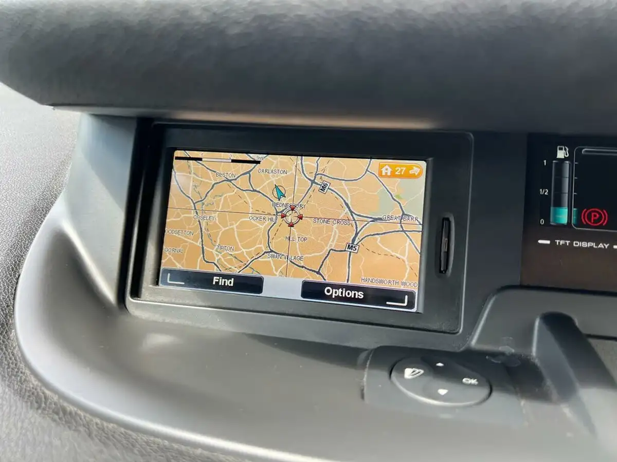 2016-renault-scenic-15dci-dynamique-nav-edc-auto-big-17