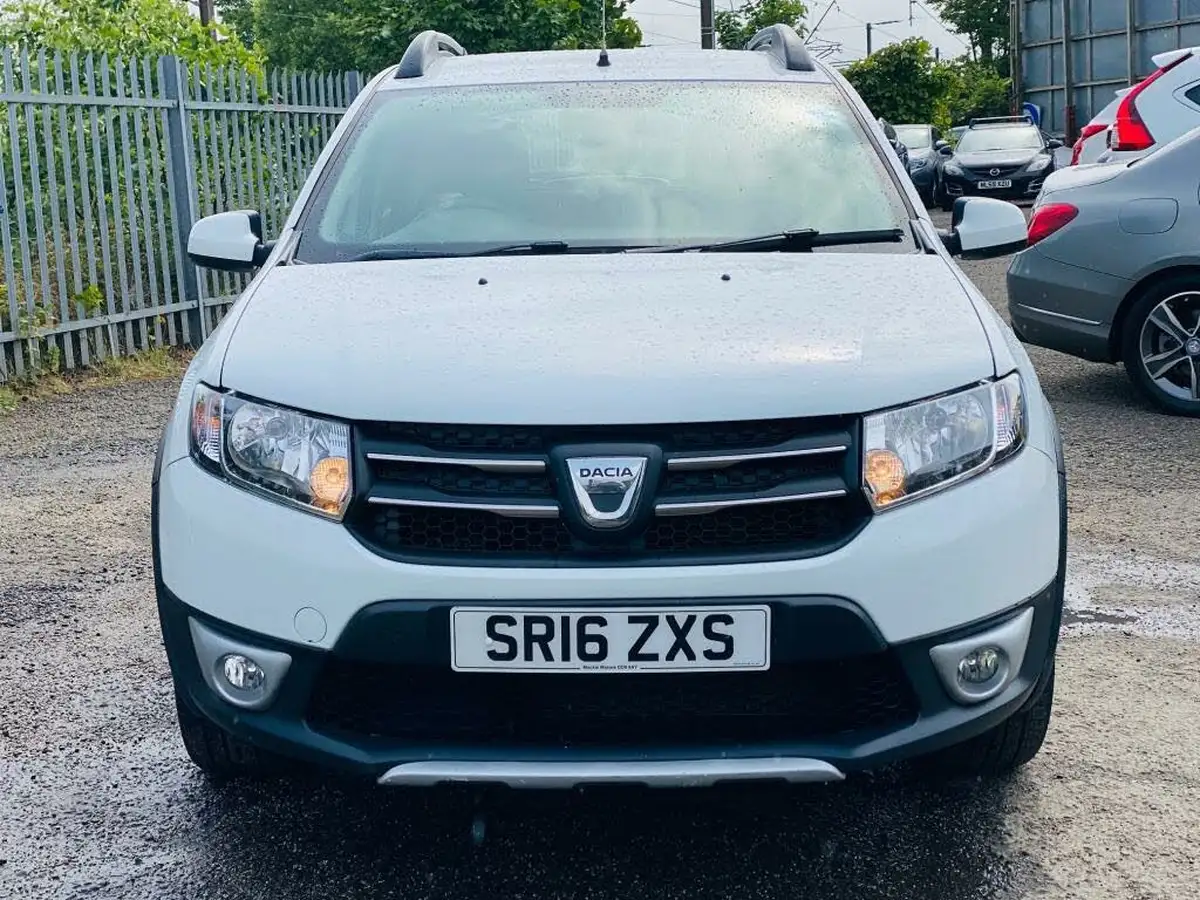 2016-dacia-sandero-stepway-09-tce-laureate-big-1