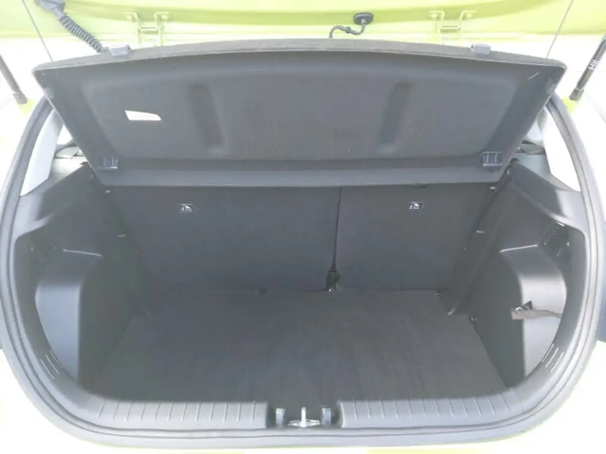 2024-hyundai-i20-10-t-gdi-advance-dct-big-7