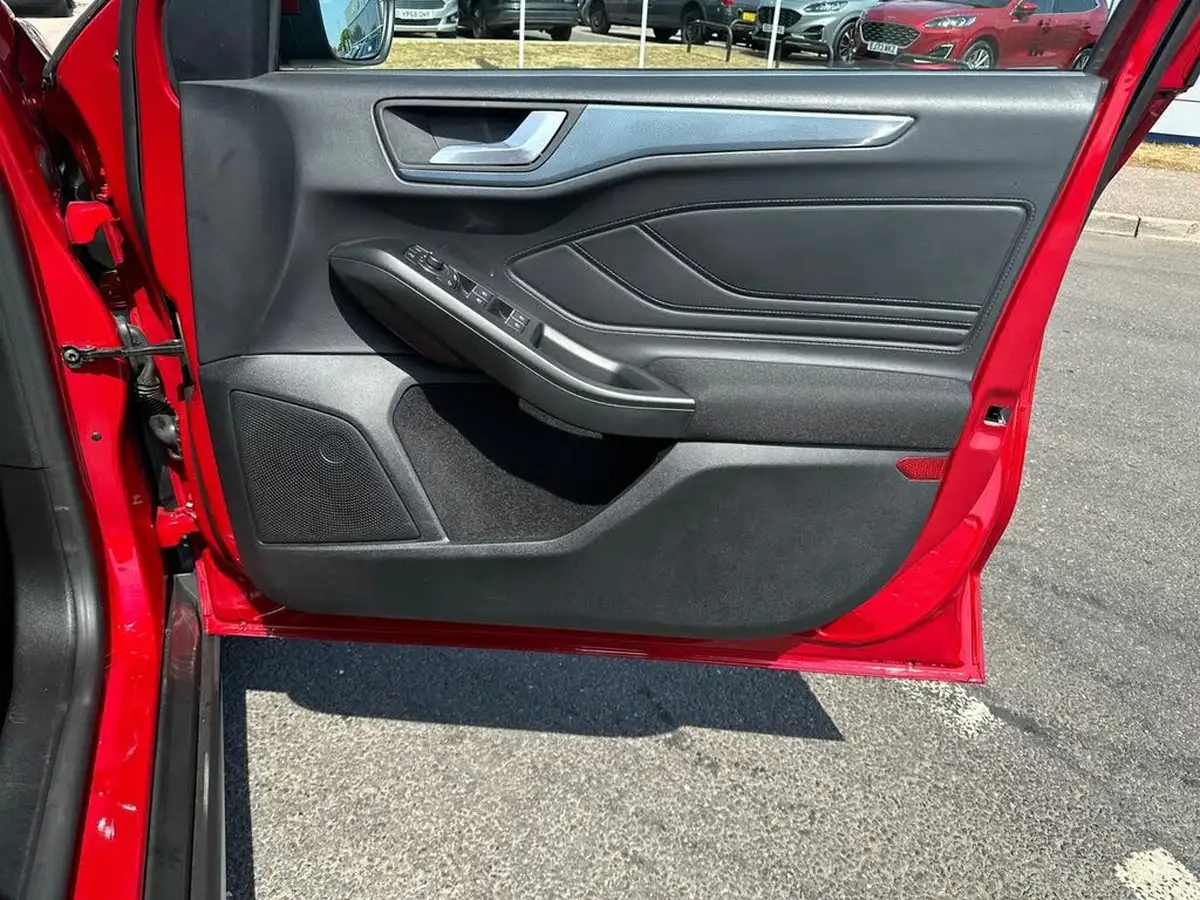 2022-ford-focus-10t-active-125ps-hatchback-big-34
