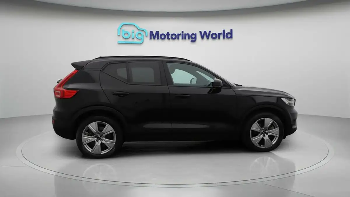 2021-volvo-xc40-e-twin-recharge-big-8