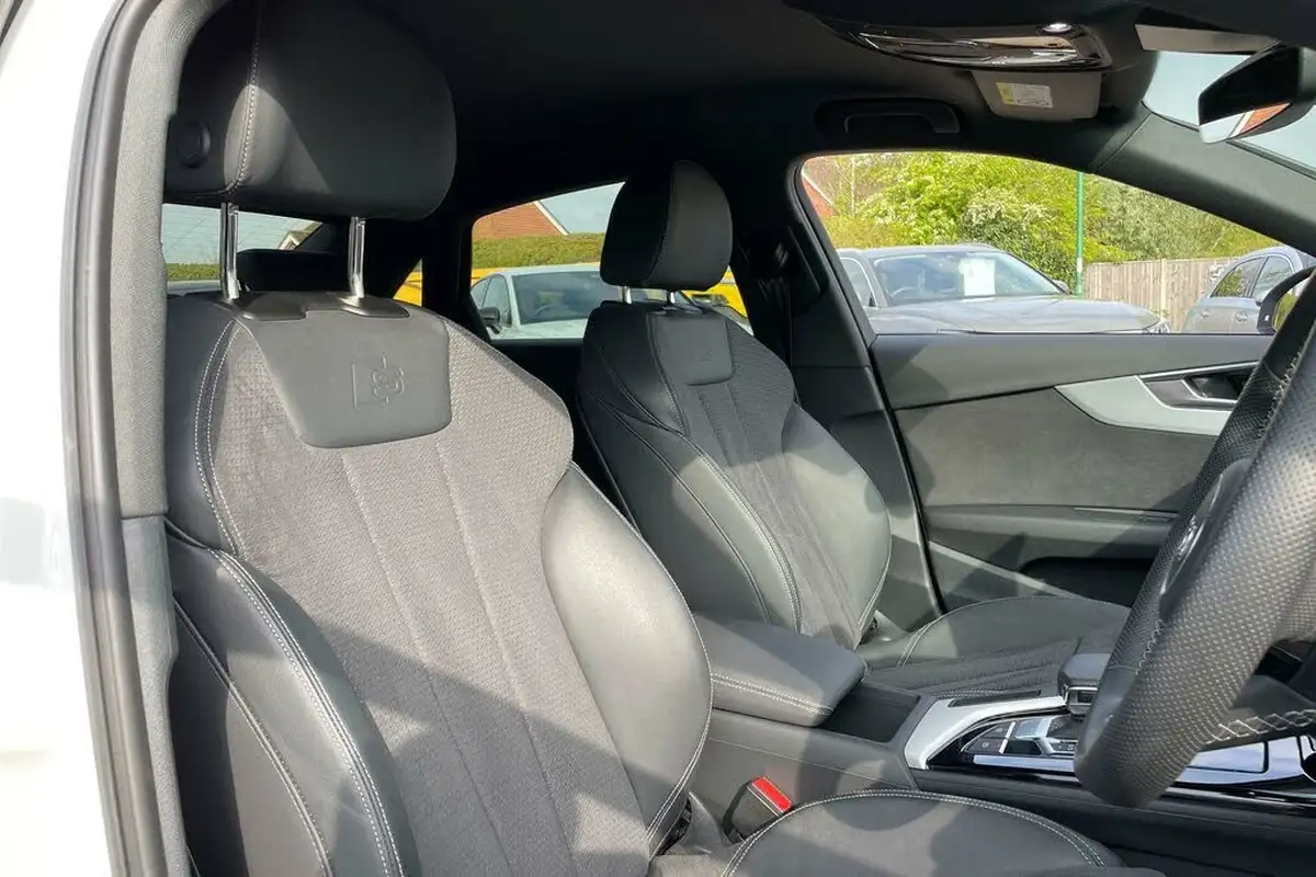 2022-audi-a4-20-35-tfsi-s-line-tronic-big-22