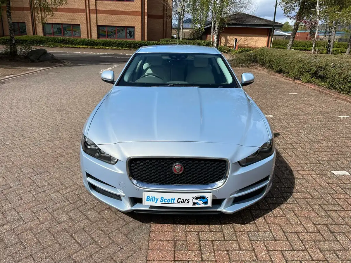 2016-jaguar-xe-20d-prestige-163ps-big-17