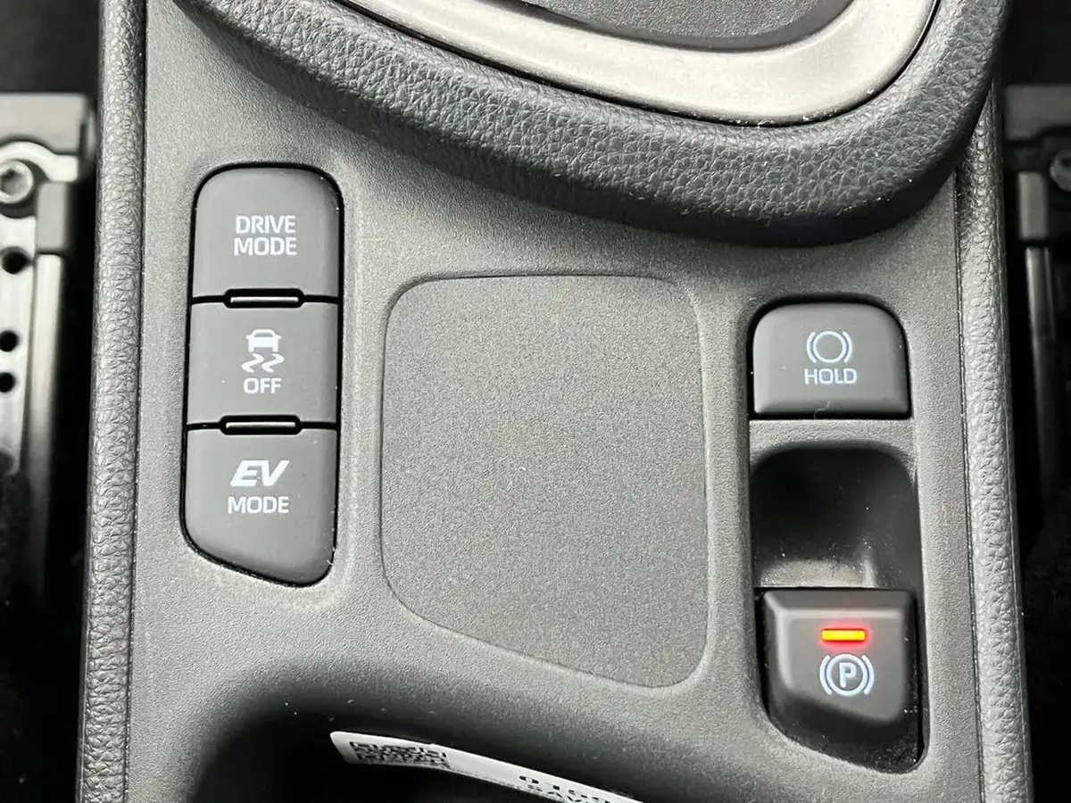 2023-toyota-yaris-cross-15-vvt-i-gr-sport-big-47