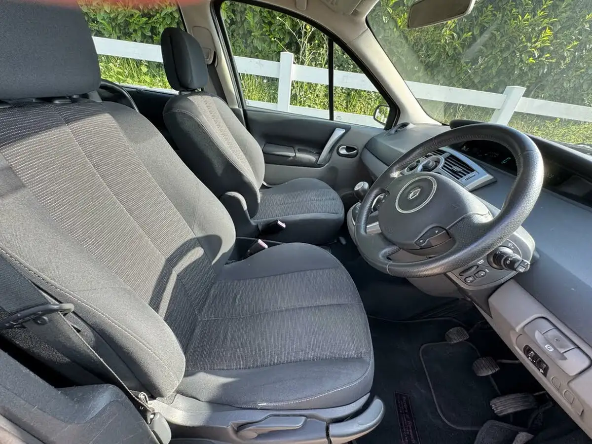 2008-renault-scenic-16-dynamique-big-6