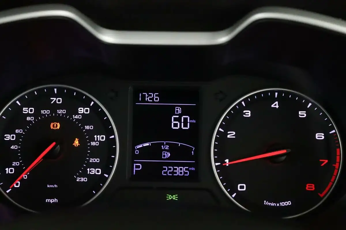 2019-mg-zs-suv-10t-gdi-exclusive-111ps-big-19