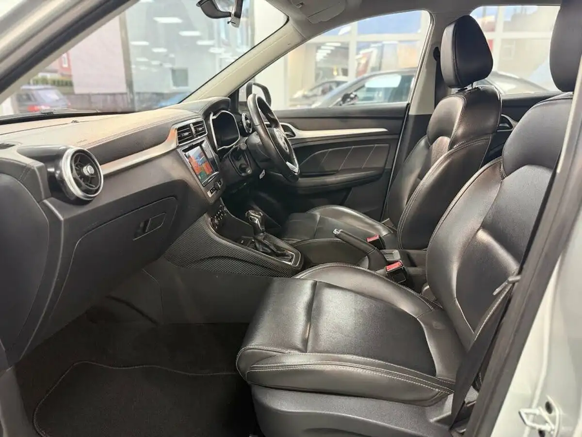 2019-mg-zs-suv-10t-gdi-exclusive-111ps-big-21