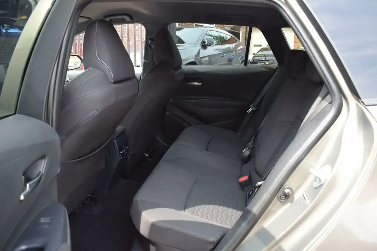 2022-suzuki-swace-18-sz-t-big-19