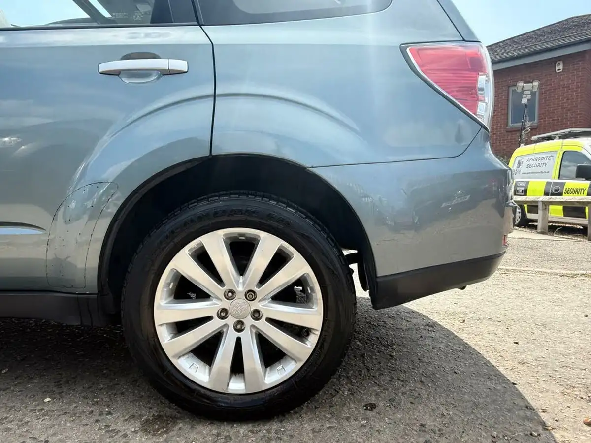 2011-subaru-forester-20-xs-big-19