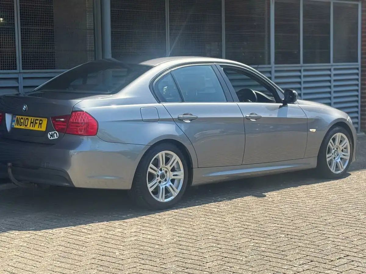 2010-bmw-3-series-20-318i-m-sport-saloon-4d-big-18