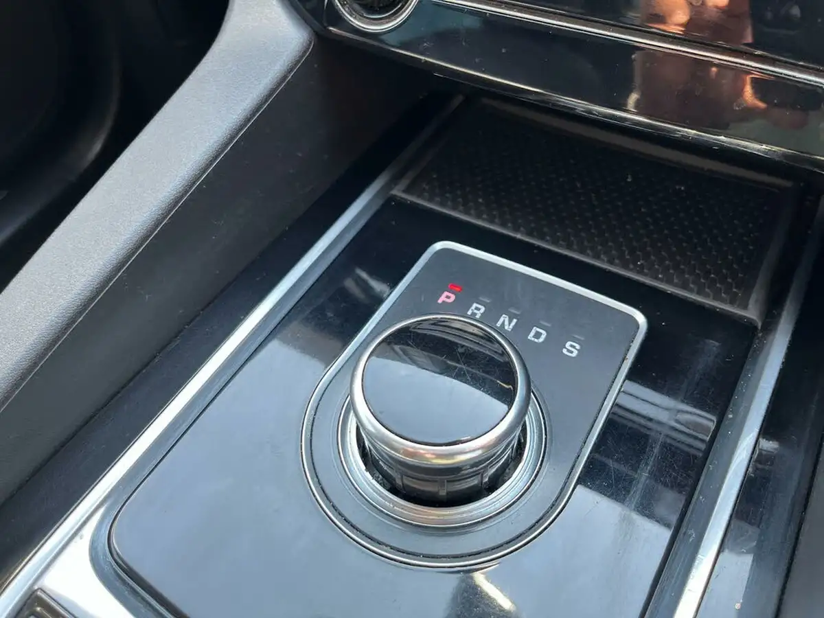 2017-jaguar-f-pace-20-i4d-prestige-180ps-ss-auto-big-33