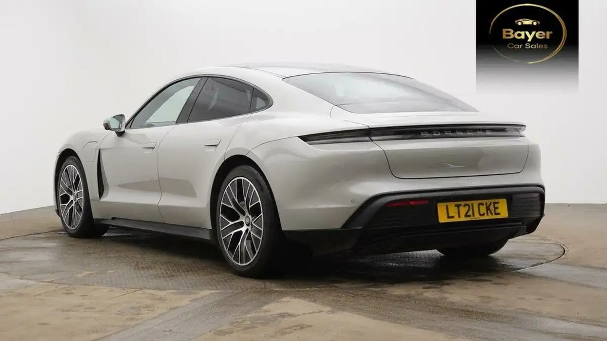 2021-porsche-taycan-e-base-476ps-performance-battery-plus-big-2