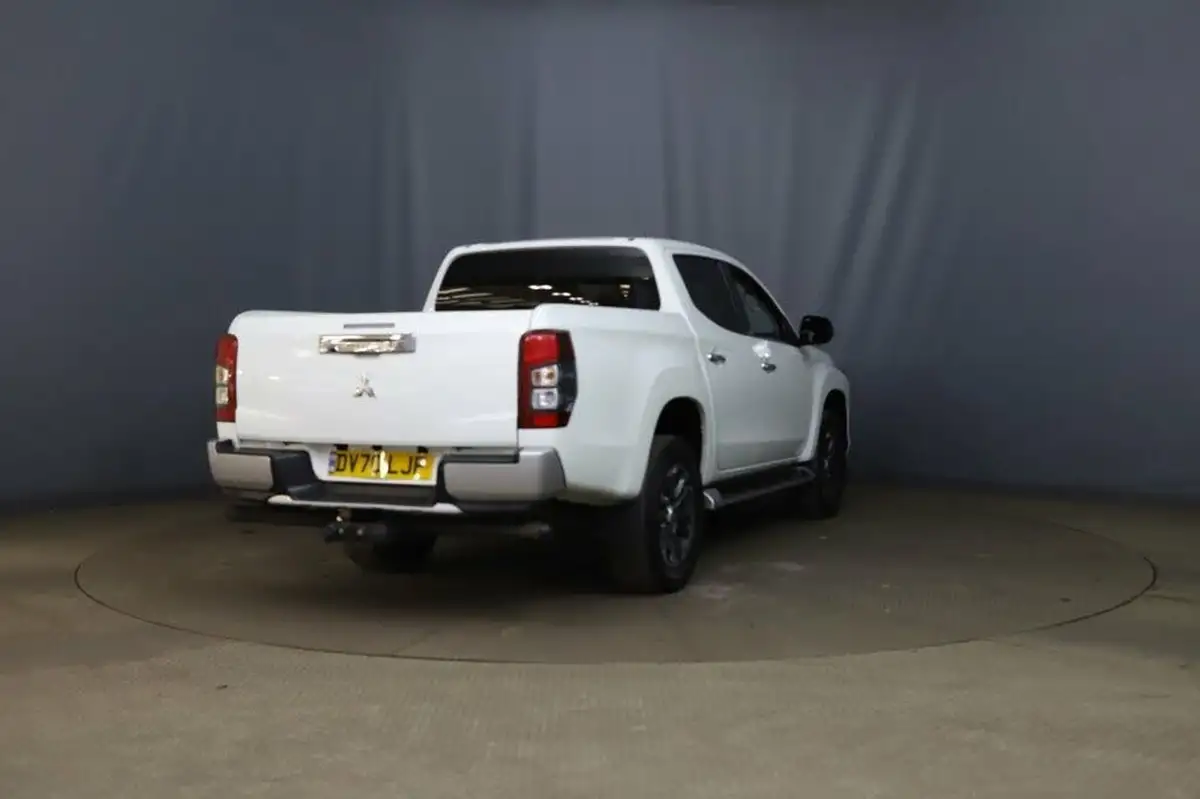 2020-mitsubishi-l200-22di-d-barbarian-x-big-3