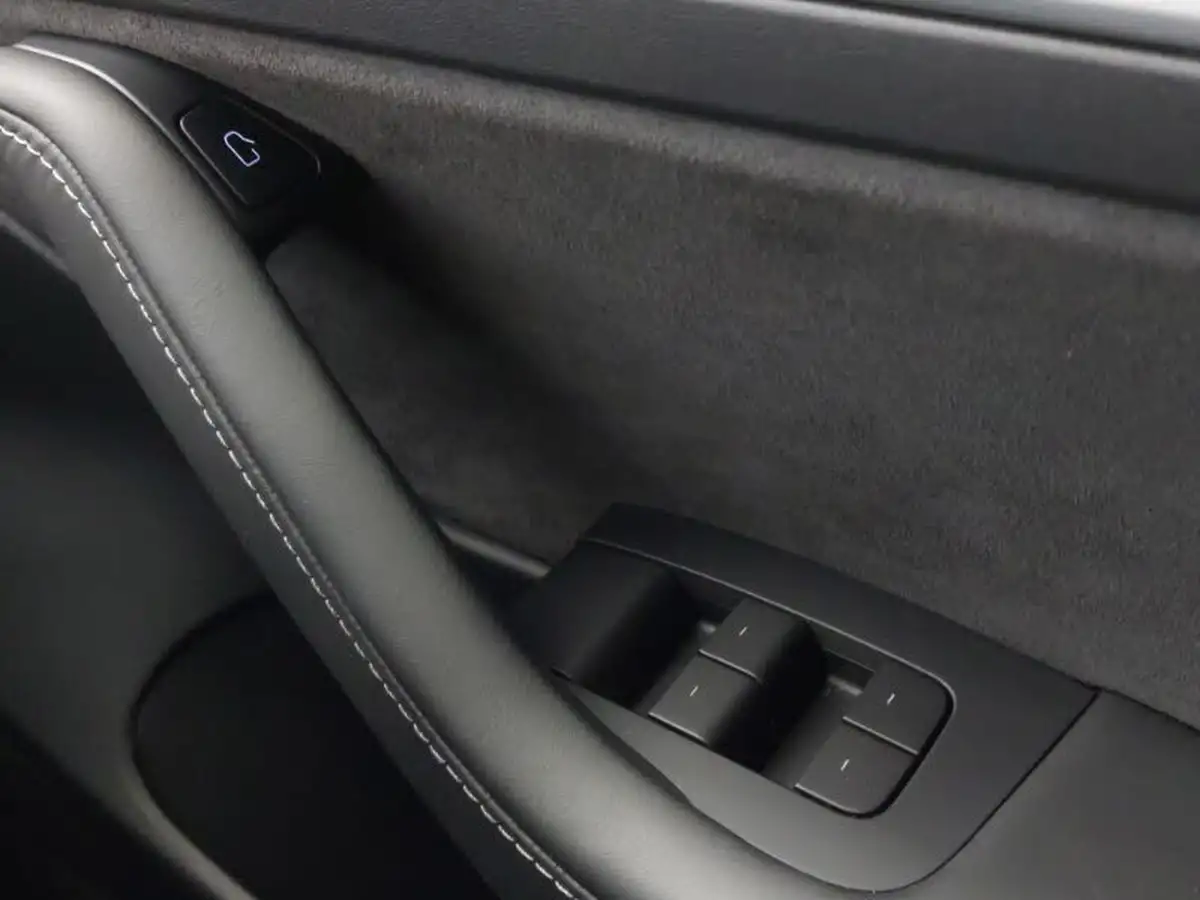 2021-tesla-model-3-e-long-range-4x4-big-17