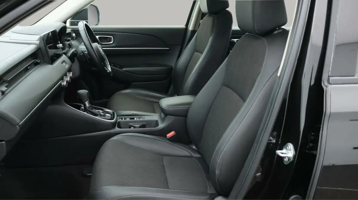 2022-honda-hr-v-15-i-mmd-advance-big-14